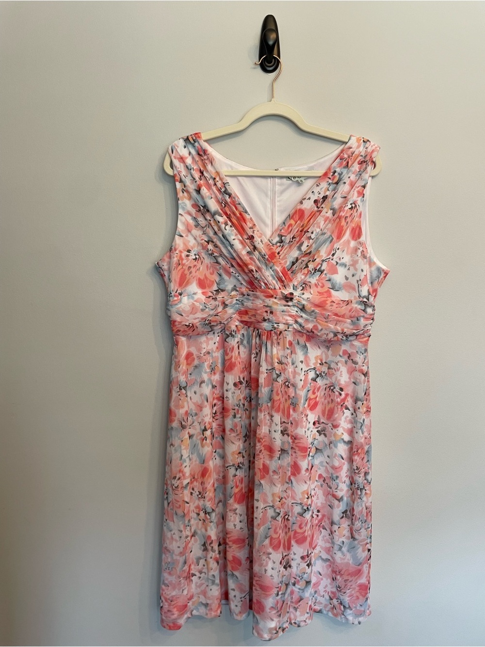cleo Coral and Blush Floral V‑Neck Midi Dress - Picture 2 of 10